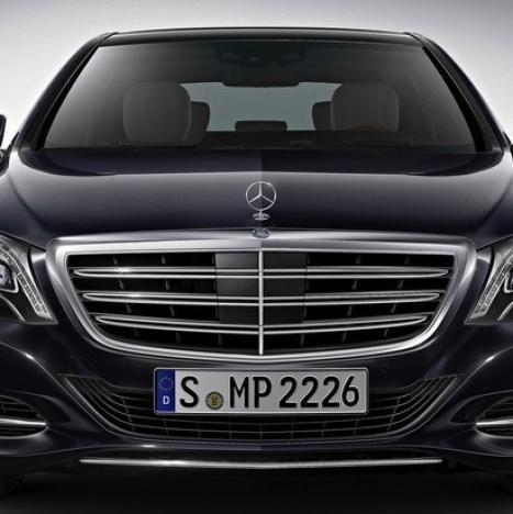 Решетка радиатора (W-222) Maybach Mercedes S-Class